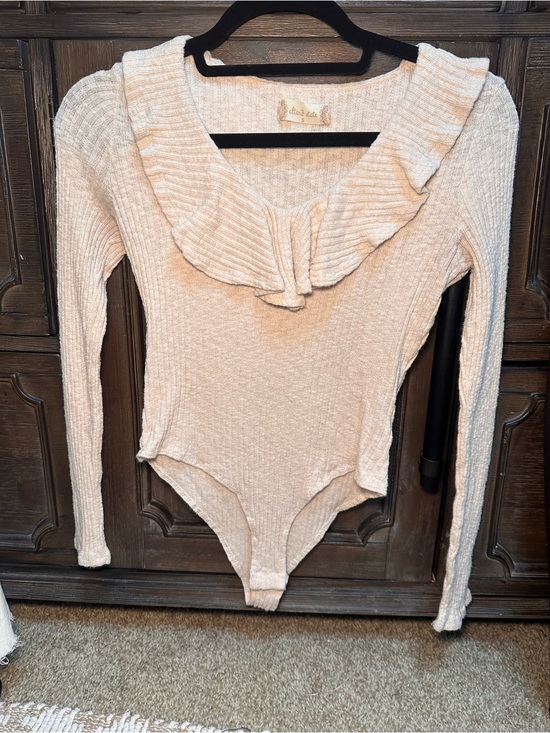 Altar'd State Tops - Altar'd State Cream Ruffle-Neck Knit Long Sleeve Bodysuit - Size Small